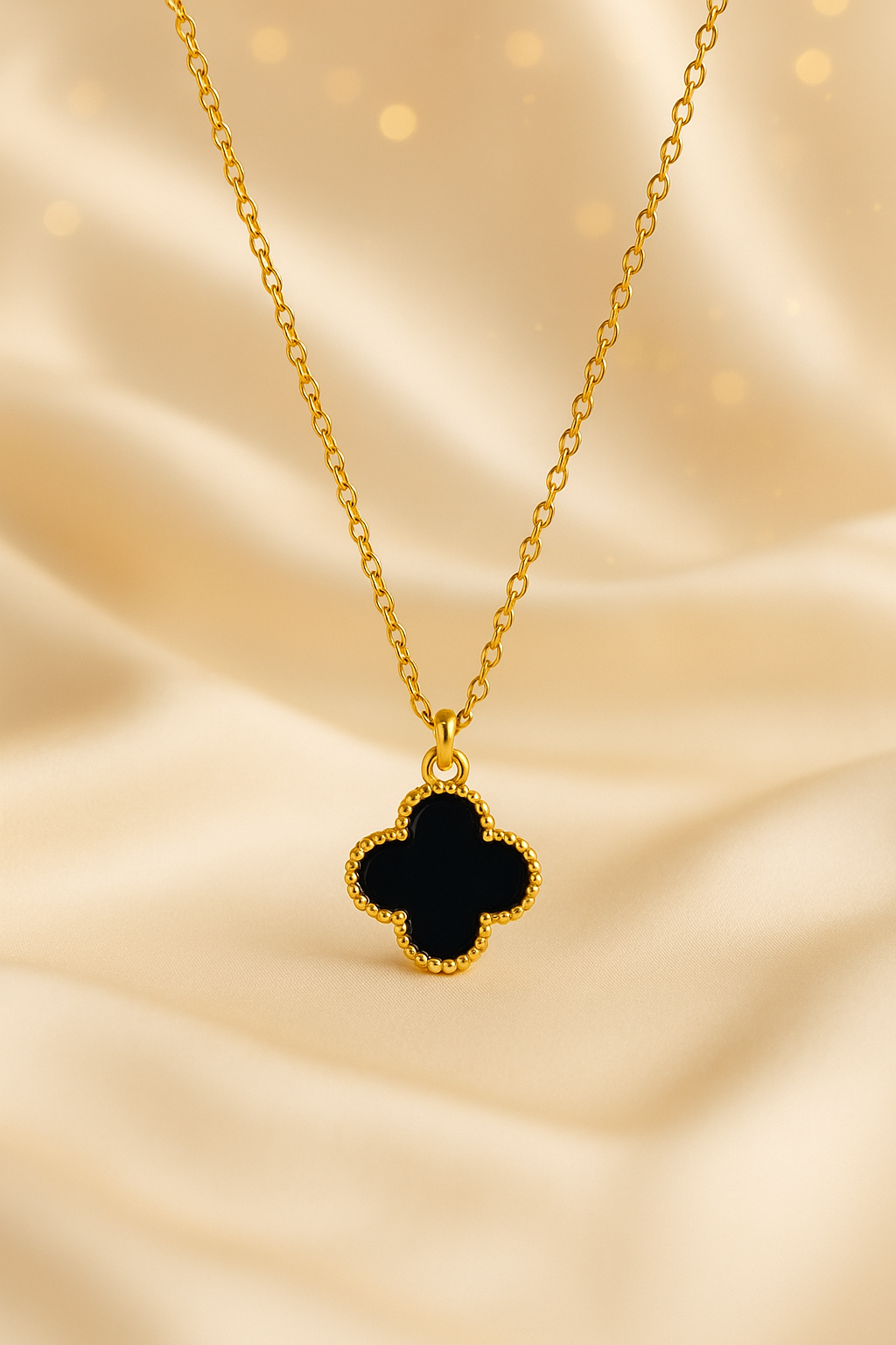 Noir Clover Luxe Pendant