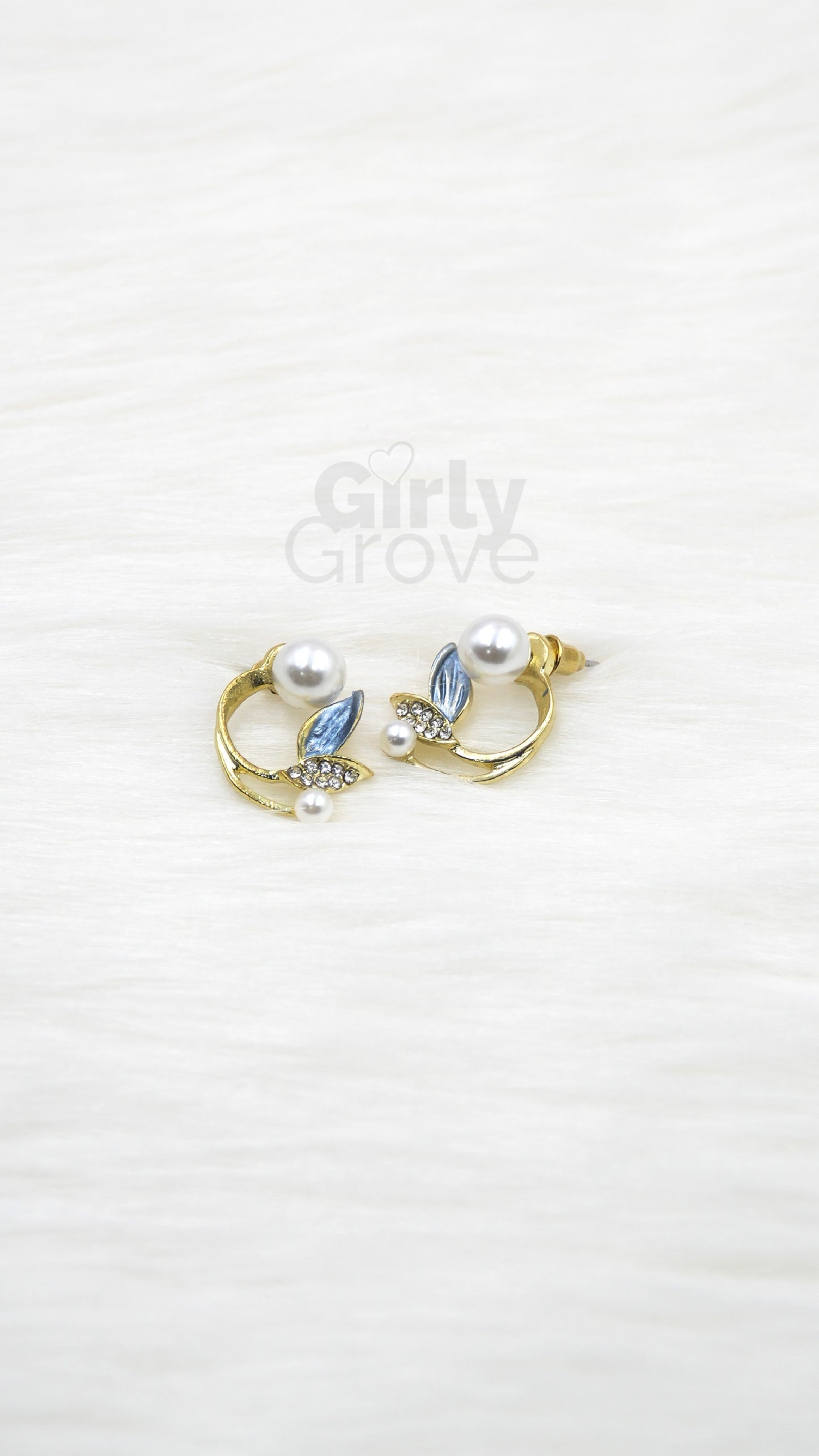 Leaf Pearl Stud Earrings