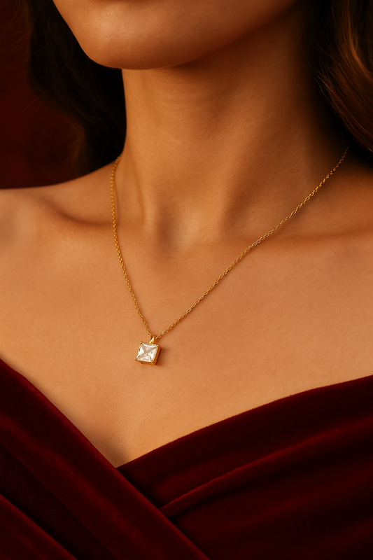 Queen Cut Radiance – Luxe Pendant Necklace
