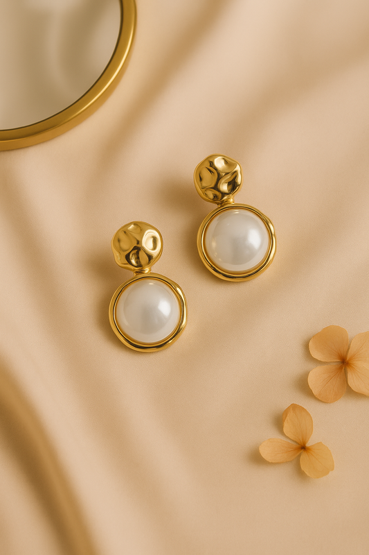 Luna Glow – Pearl Dome Earrings