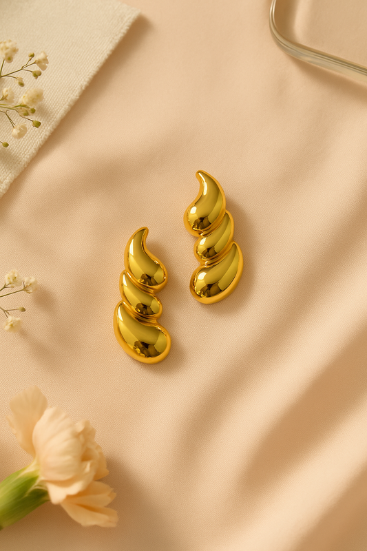 Gleam Curl – Gold Flame Studs