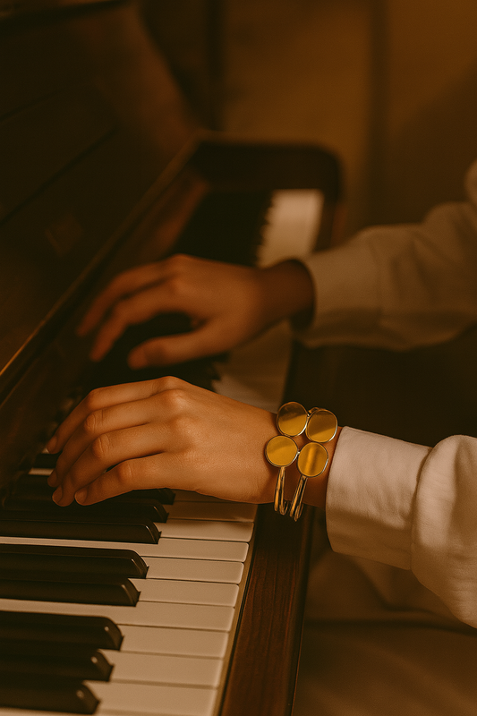 The Orbit Cuff – Minimal. Magnetic. Modern