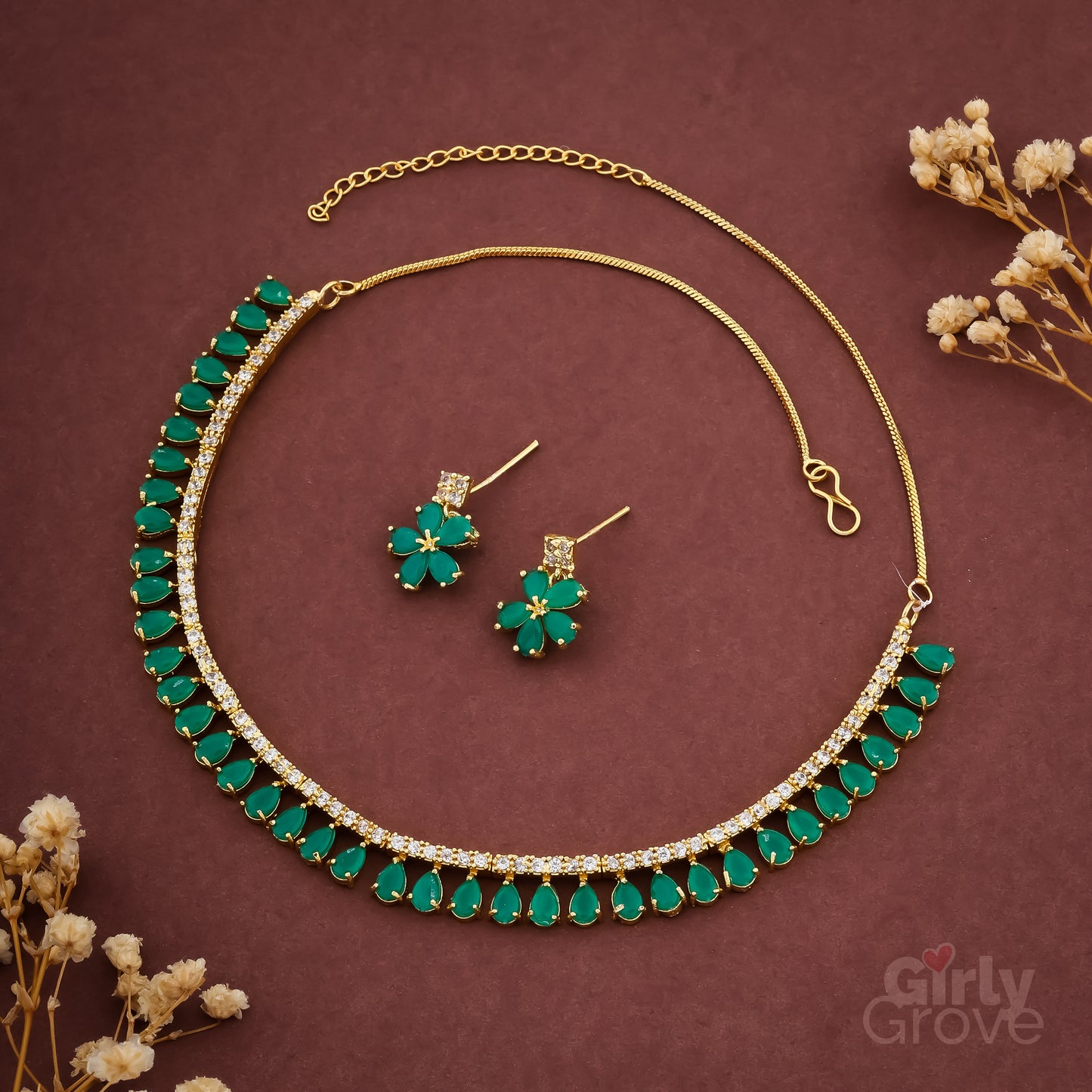 Emerald Elegance Necklace Set