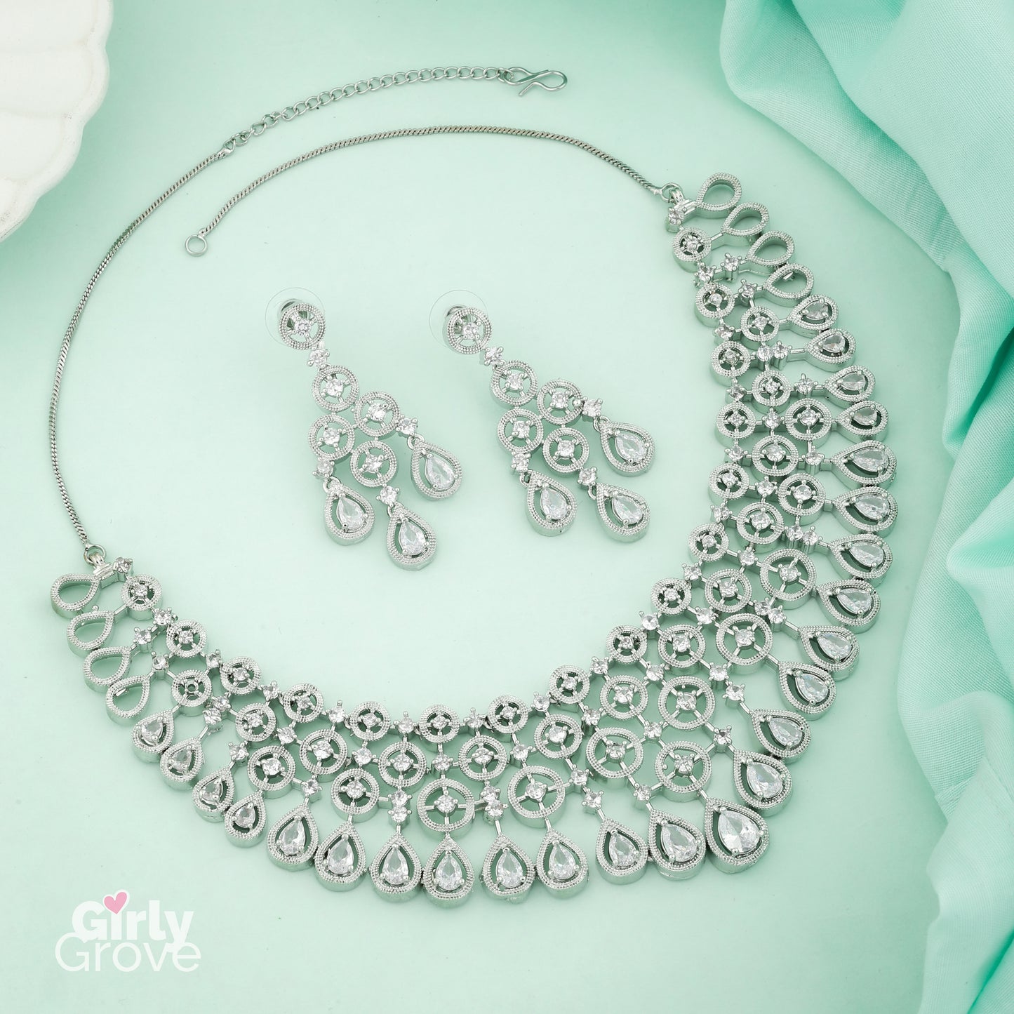 Glimmering Elegance Necklace Set