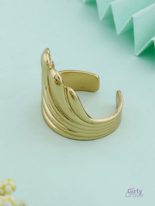 Wave Curve Bold Ring – Statement Adjustable