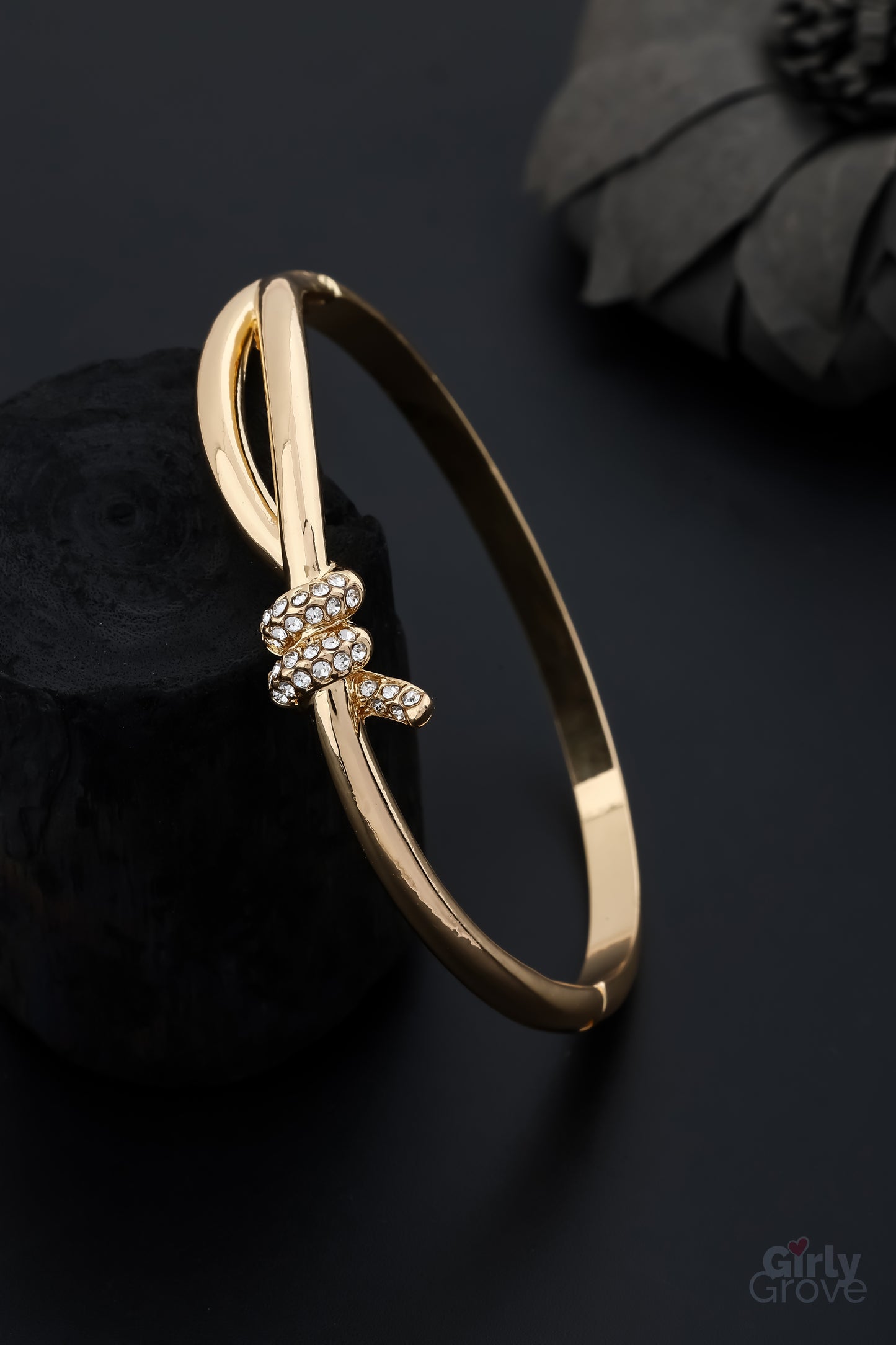 Elegant Knot Bracelet