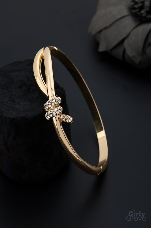 Elegant Knot Bracelet