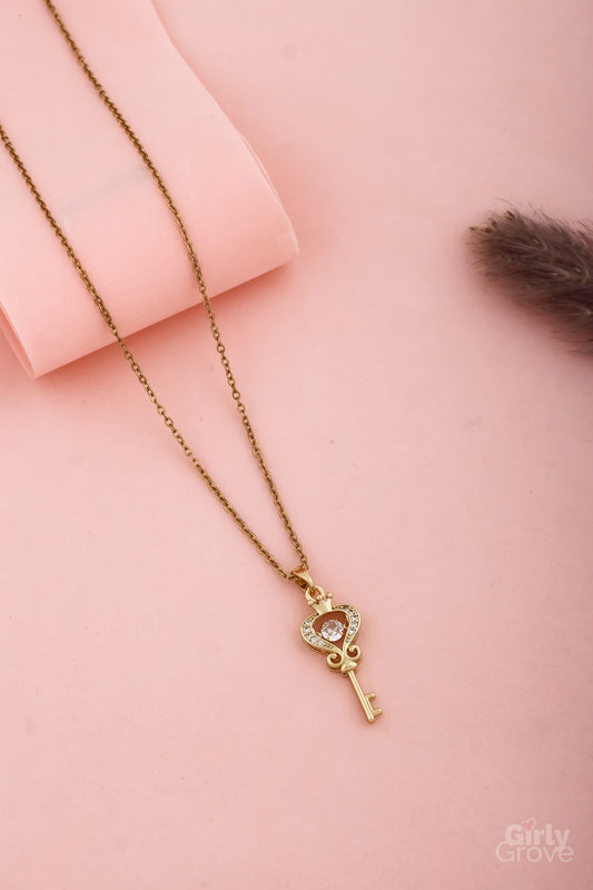Key to Elegance Pendant – Your Everyday Sparkle 🔑