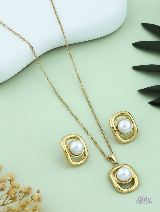 Golden Pearl Luxe Pendant & Earring Set