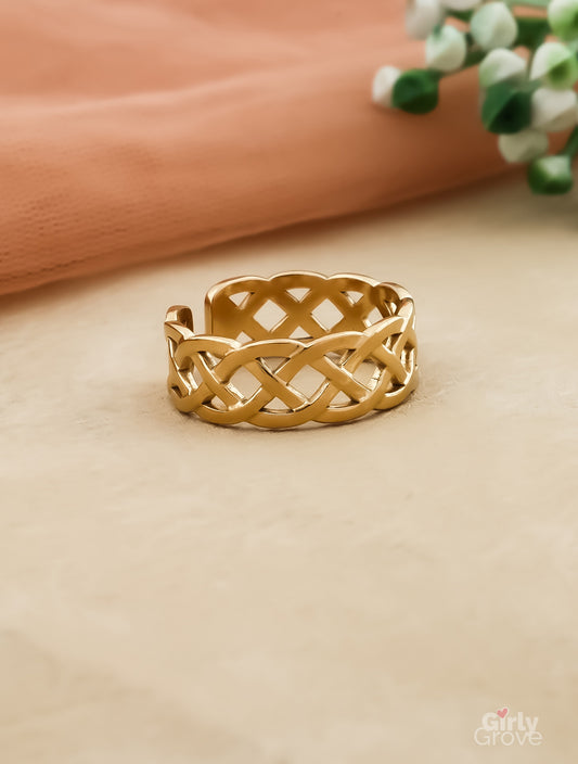 Timeless Weave Gold Ring