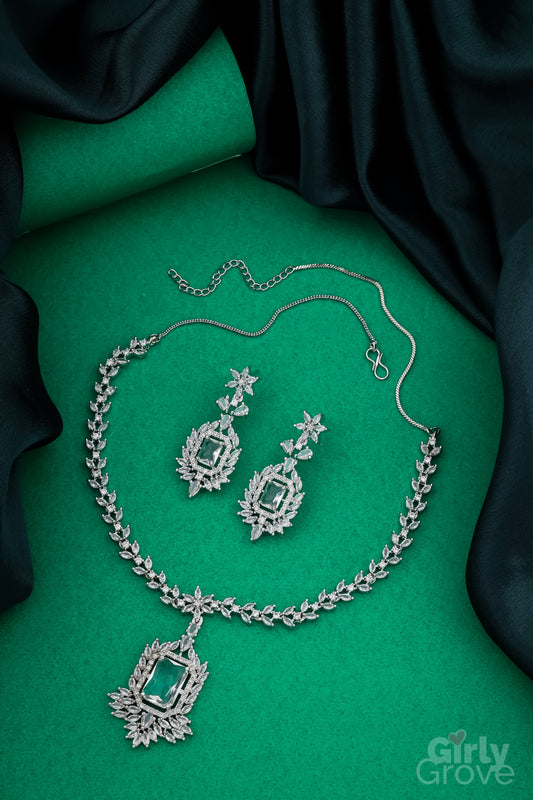 Emerald Frost Necklace Set
