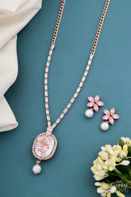 Blush Bloom Pearl Necklace Set