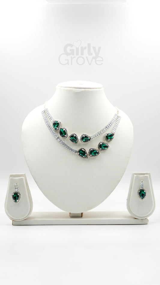 Graceful Green Teardrop Necklace Set
