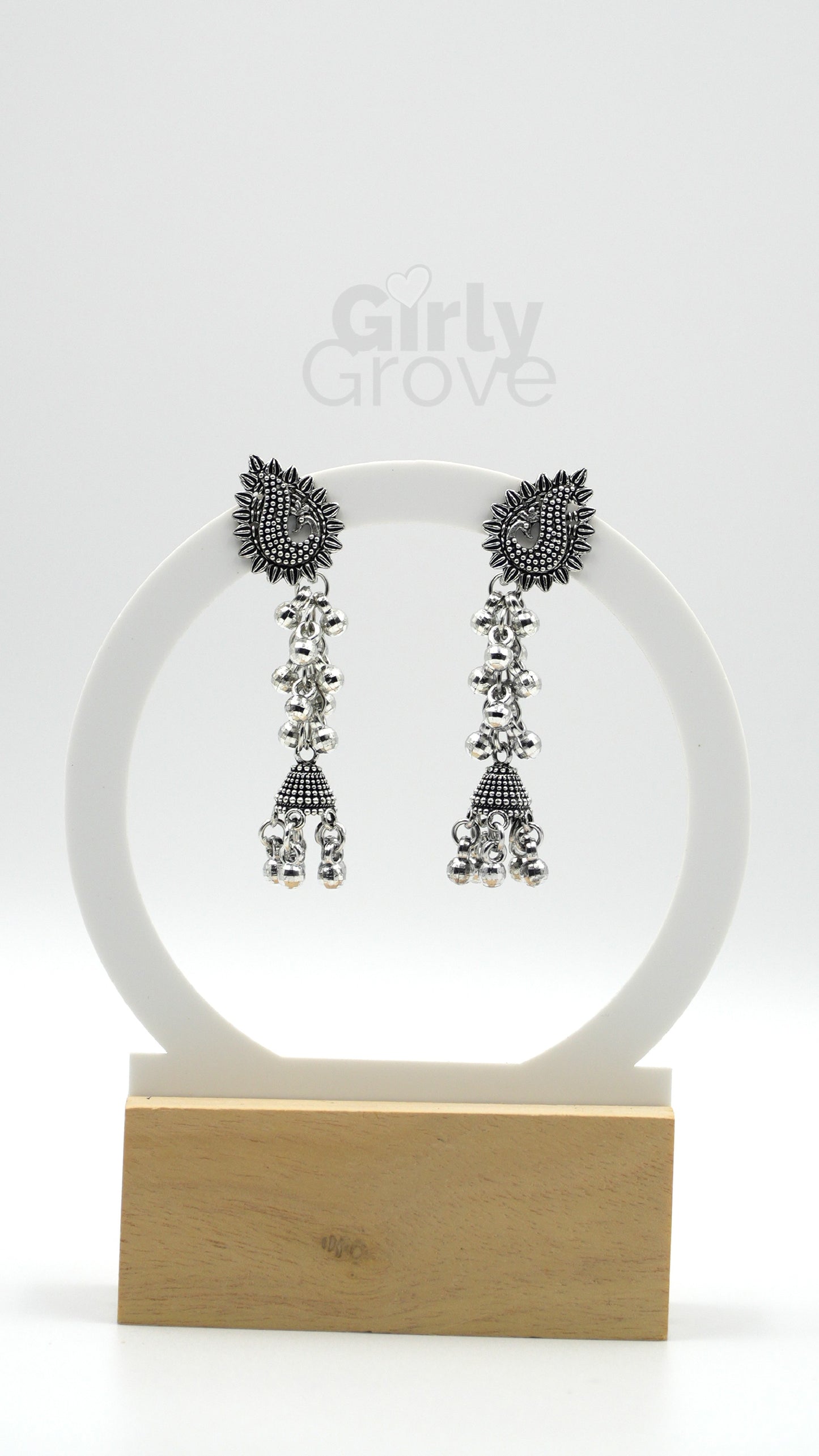 Antique Silver with detailed oxidized black finishing